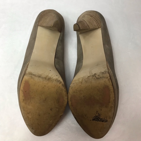 Banana Republic - Tan Suede Leather Pumps - Picture 5 of 5